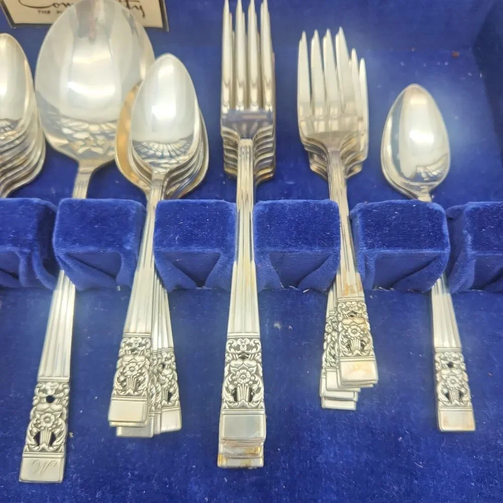 Silverware CORONATION Onieda Community Silverplate 57 Pcs Service for 8 Box Etc